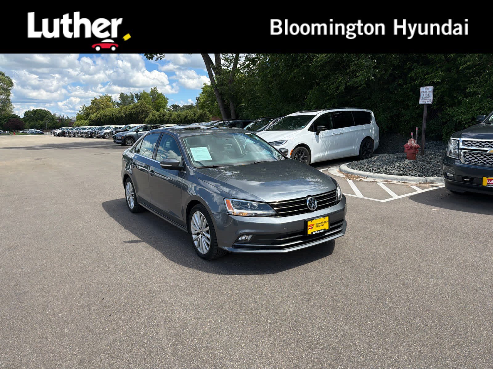 Used 2015 Volkswagen Jetta SE FWD image 1