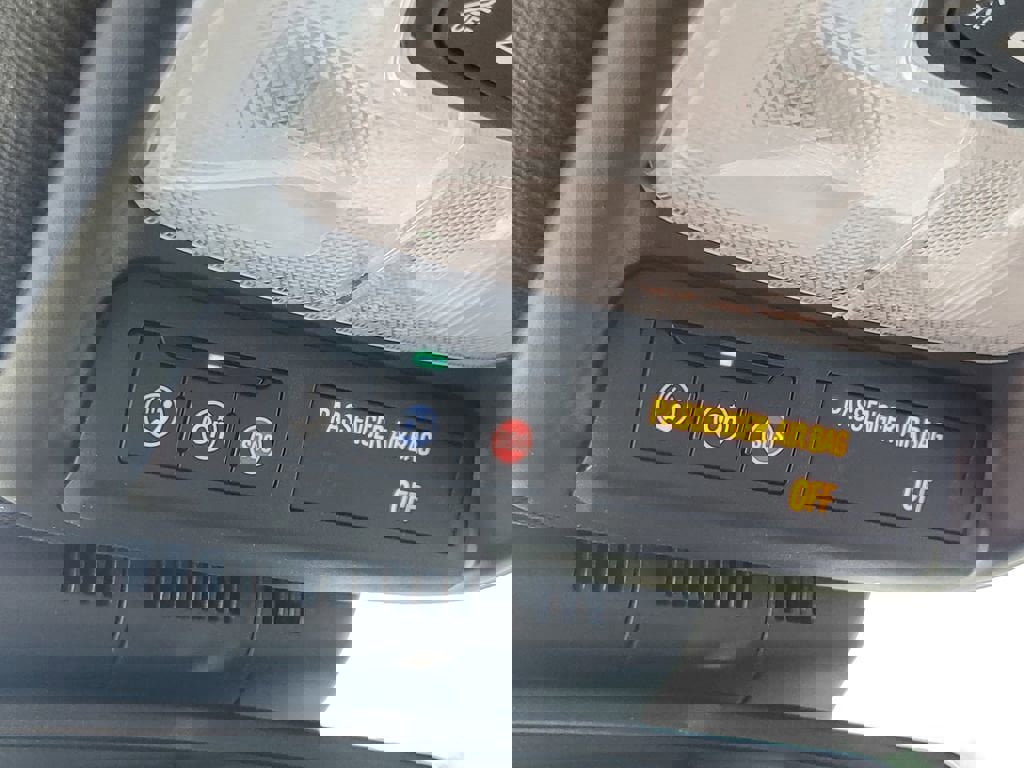 New 2025 Chevrolet Colorado LT w/ LT Convenience Package image 20