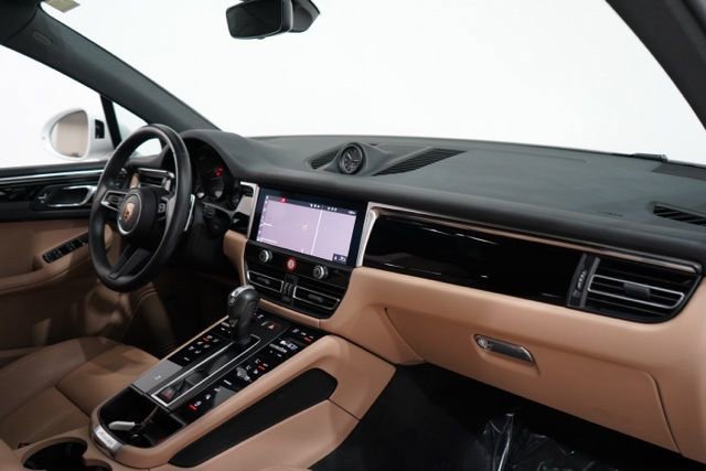 Used 2023 Porsche Macan Turbo AWD/4WD image 15