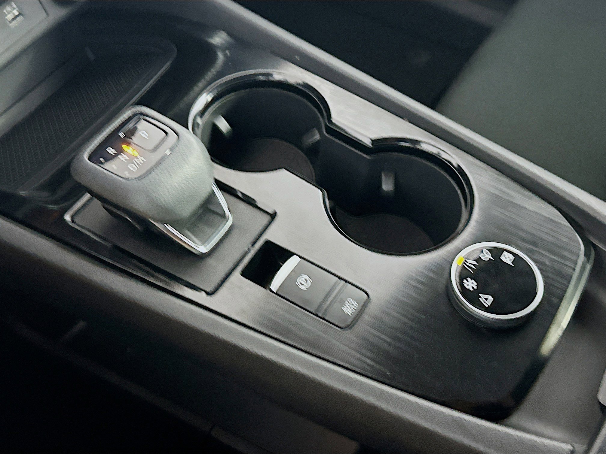 Used 2023 Nissan Rogue S image 24