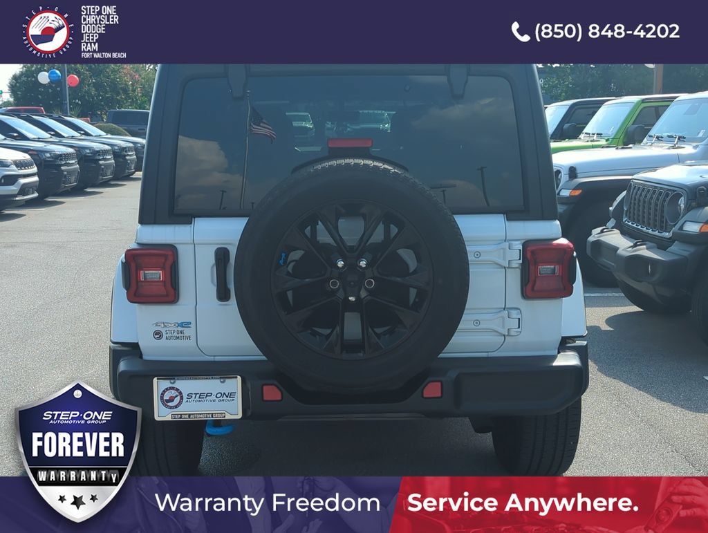Used 2022 Jeep Wrangler Unlimited Sahara w/ Cold Weather Group AWD/4WD image 5