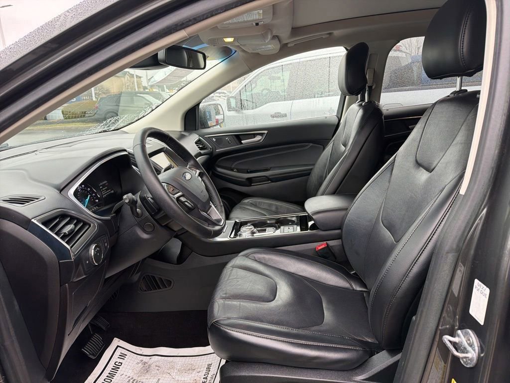 Certified 2019 Ford Edge Titanium w/ Equipment Group 301A image 17
