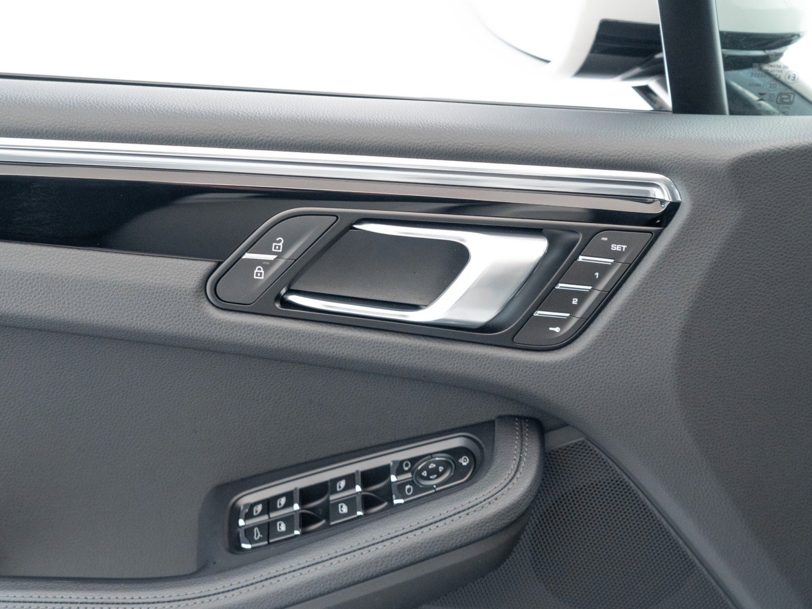 New 2026 Porsche Macan image 25