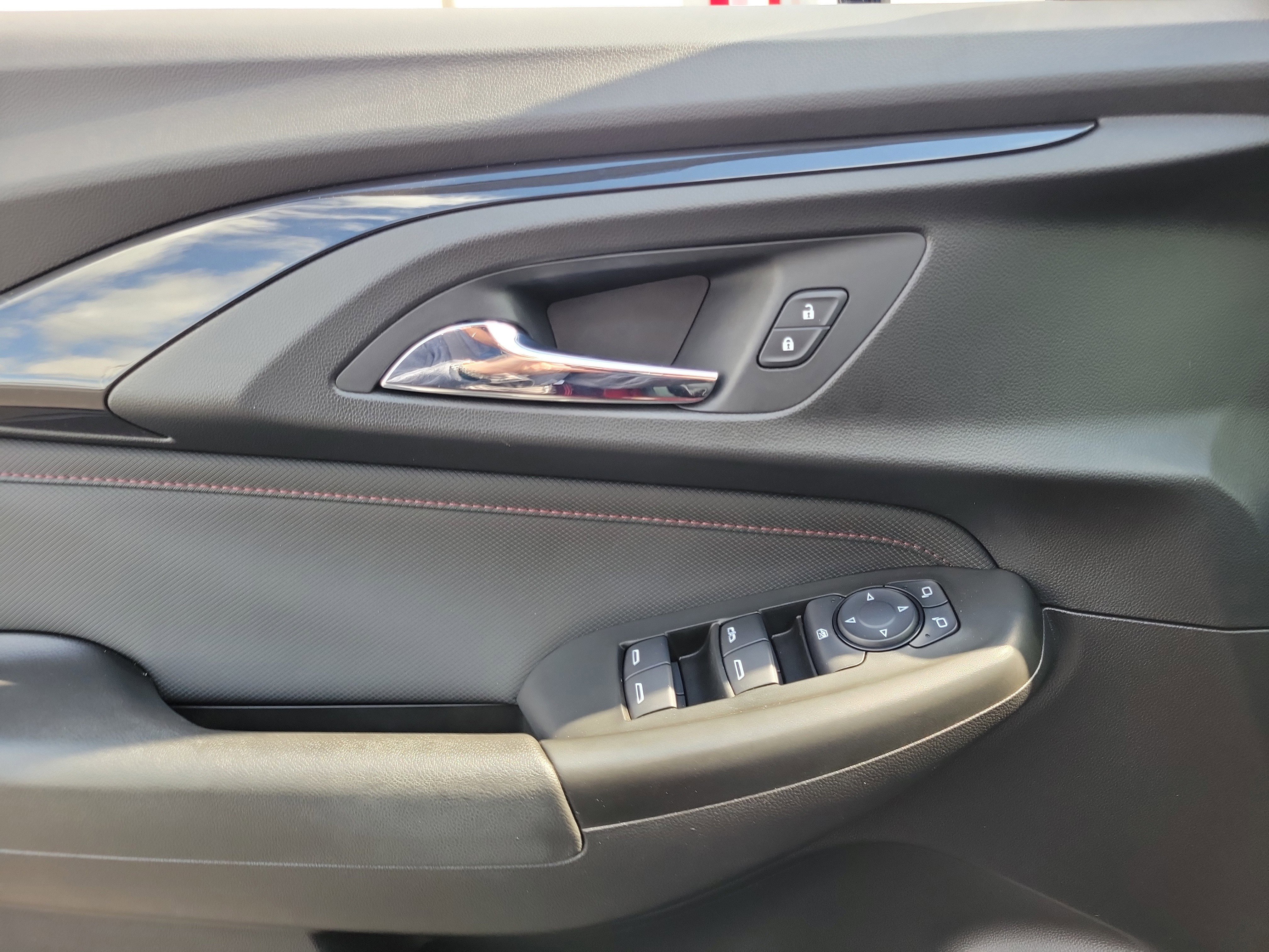 Used 2021 Chevrolet TrailBlazer RS w/ Convenience Package image 17