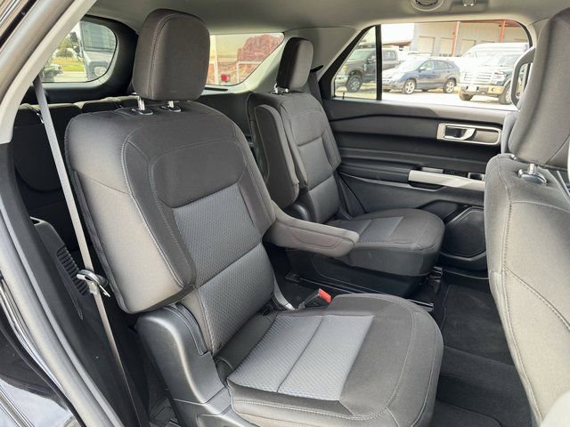 Used 2024 Ford Explorer XLT image 11