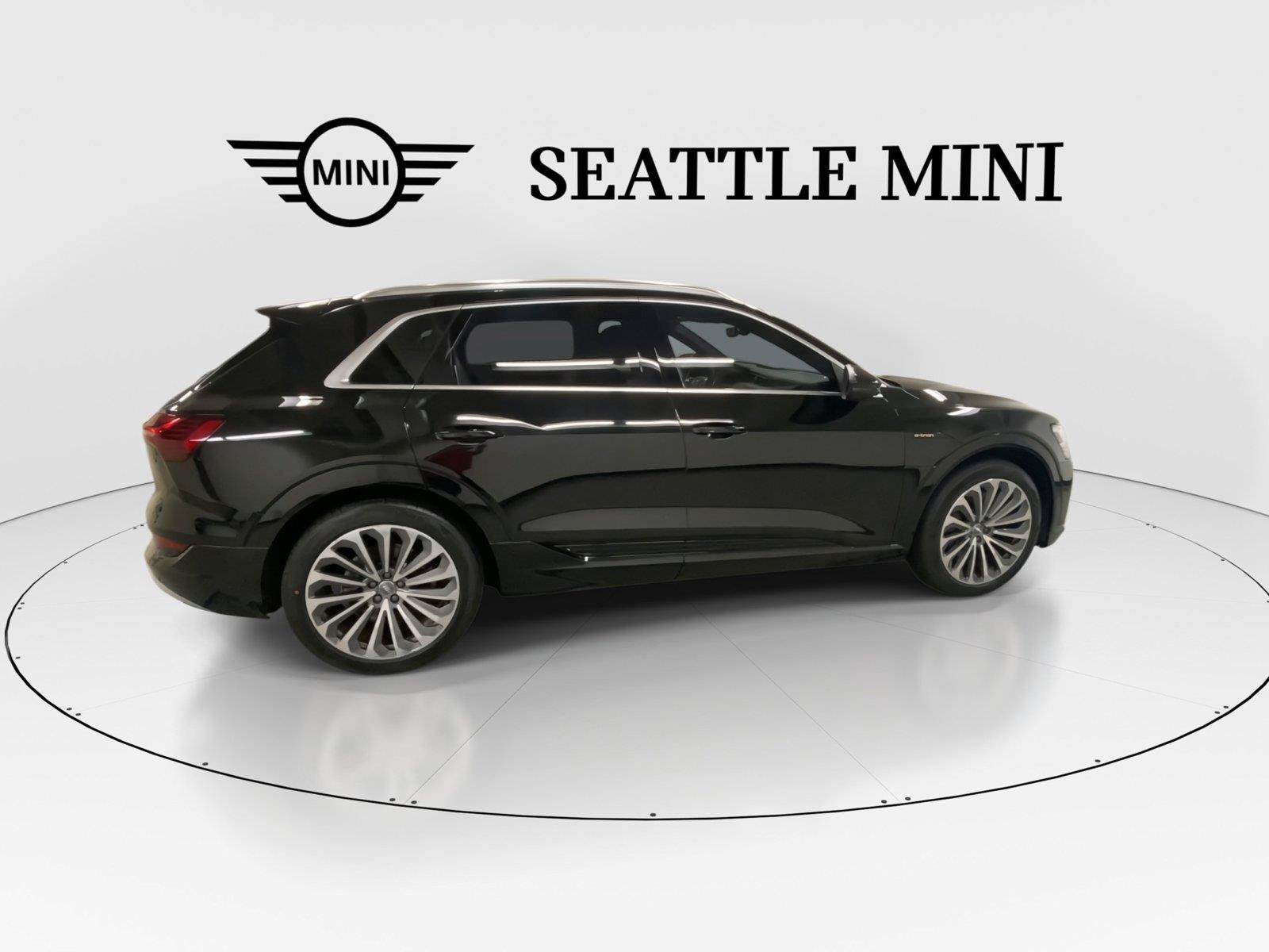 Used 2019 Audi e-tron Prestige w/ Prestige Package AWD/4WD image 12