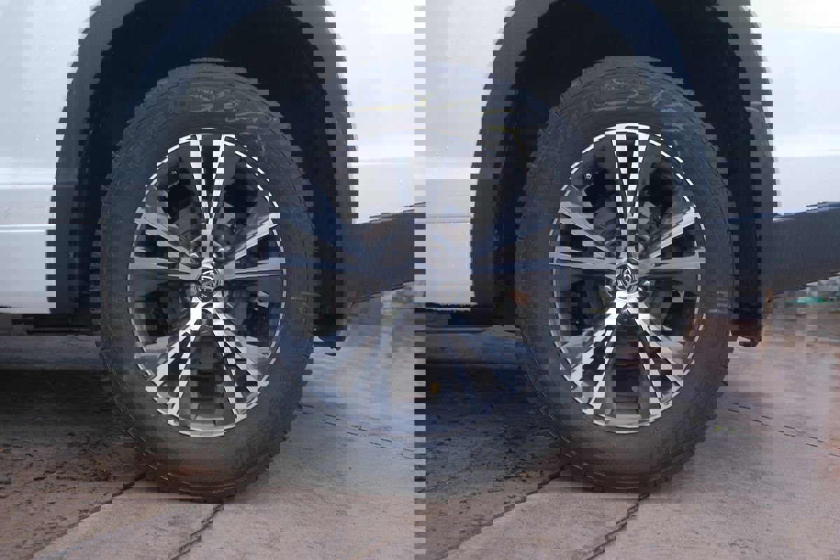 Used 2017 Toyota Highlander LE image 40