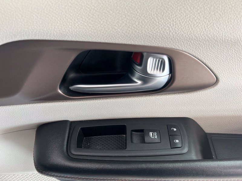 Used 2019 Chrysler Pacifica Touring-L Plus FWD image 15
