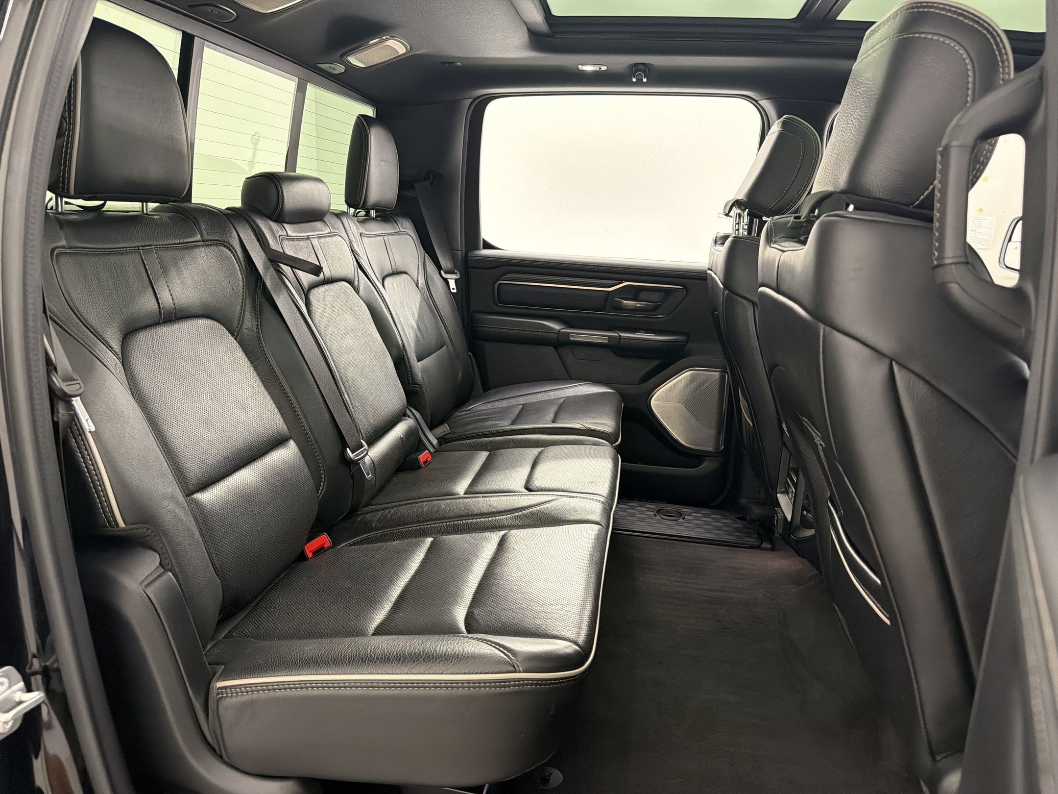 Used 2020 RAM 1500 Limited AWD/4WD image 32