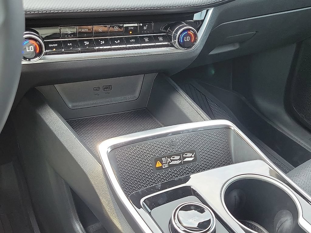 Used 2027 Chevrolet Equinox LT w/ Convenience Package II FWD image 17