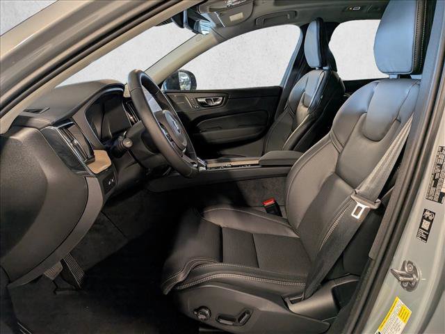 New 2026 Volvo XC60 T8 Ultra w/ Climate Package PRO AWD/4WD image 4