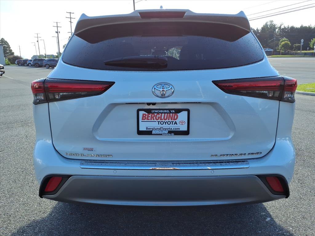 Used 2023 Toyota Highlander Platinum AWD/4WD image 11