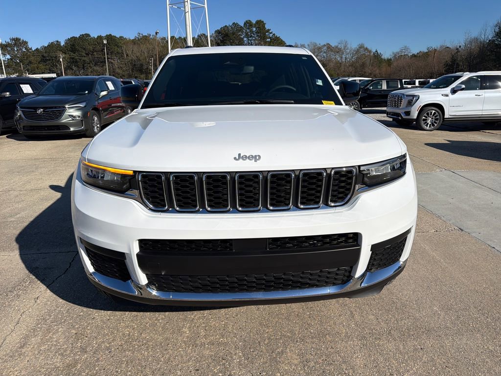 Used 2024 Jeep Grand Cherokee L Laredo w/ Trailer Tow Package image 12