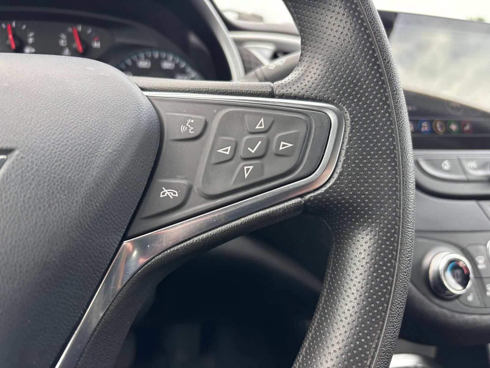 Used 2023 Chevrolet Malibu LT FWD image 24