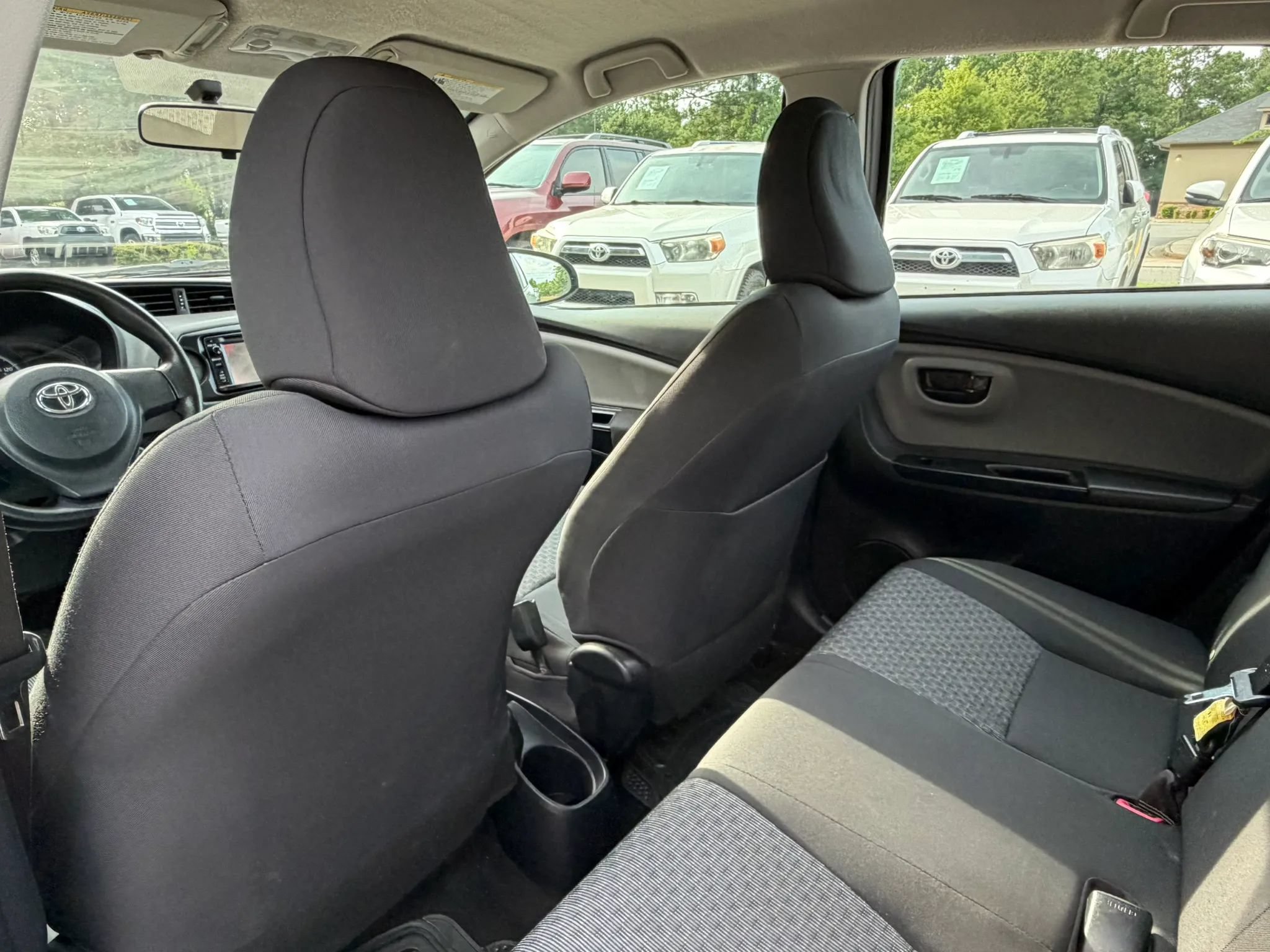 Used 2016 Toyota Yaris L FWD image 15