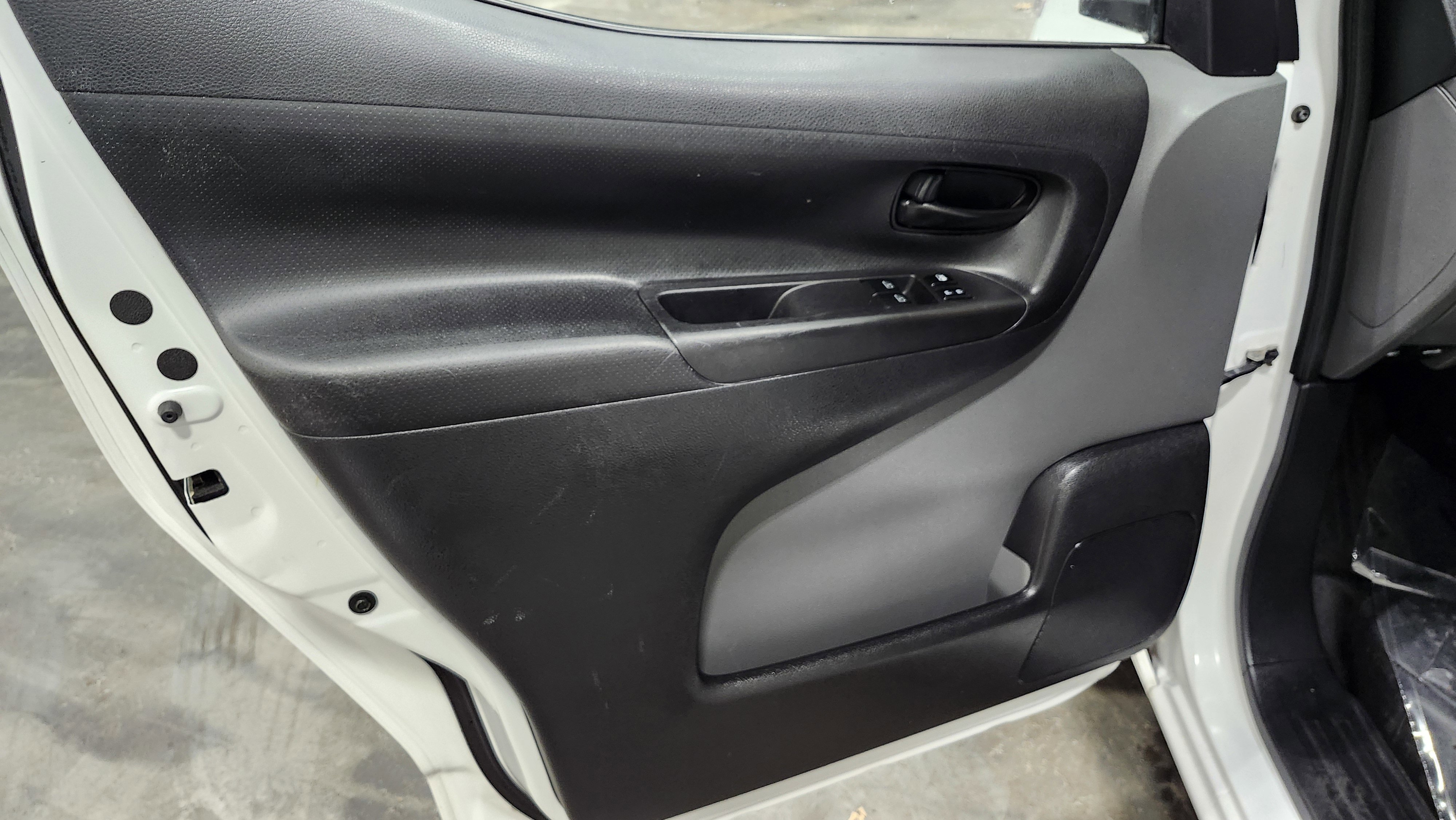 Used 2020 Nissan NV200 SV image 25