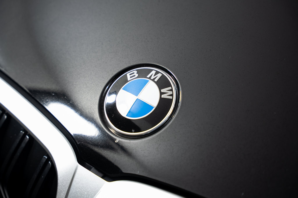 Used 2024 BMW 330i Sedan w/ Convenience Package RWD image 20