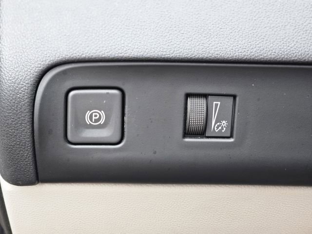 Used 2023 Buick Enclave Essence image 20