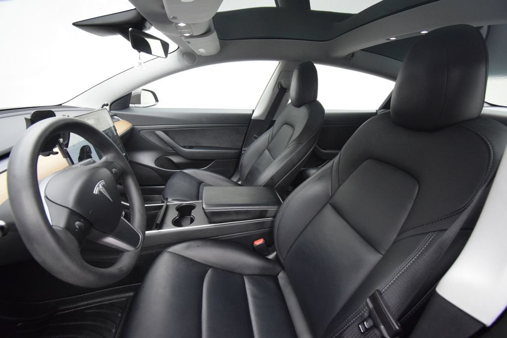 Used 2020 Tesla Model 3 Standard Range Plus RWD image 18