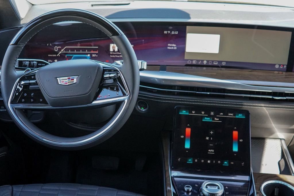 New 2026 Cadillac Escalade ESV Platinum Sport w/ LPO, ONYX Package image 24