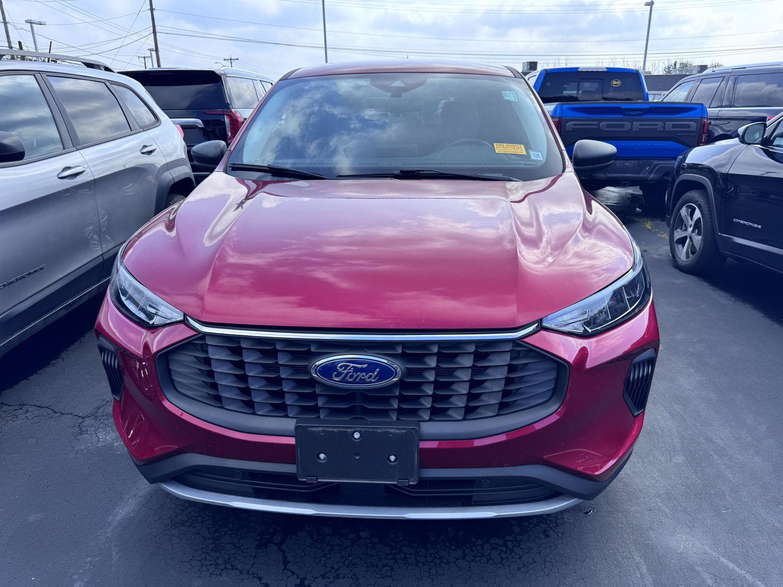 Used 2023 Ford Escape Active AWD/4WD image 2