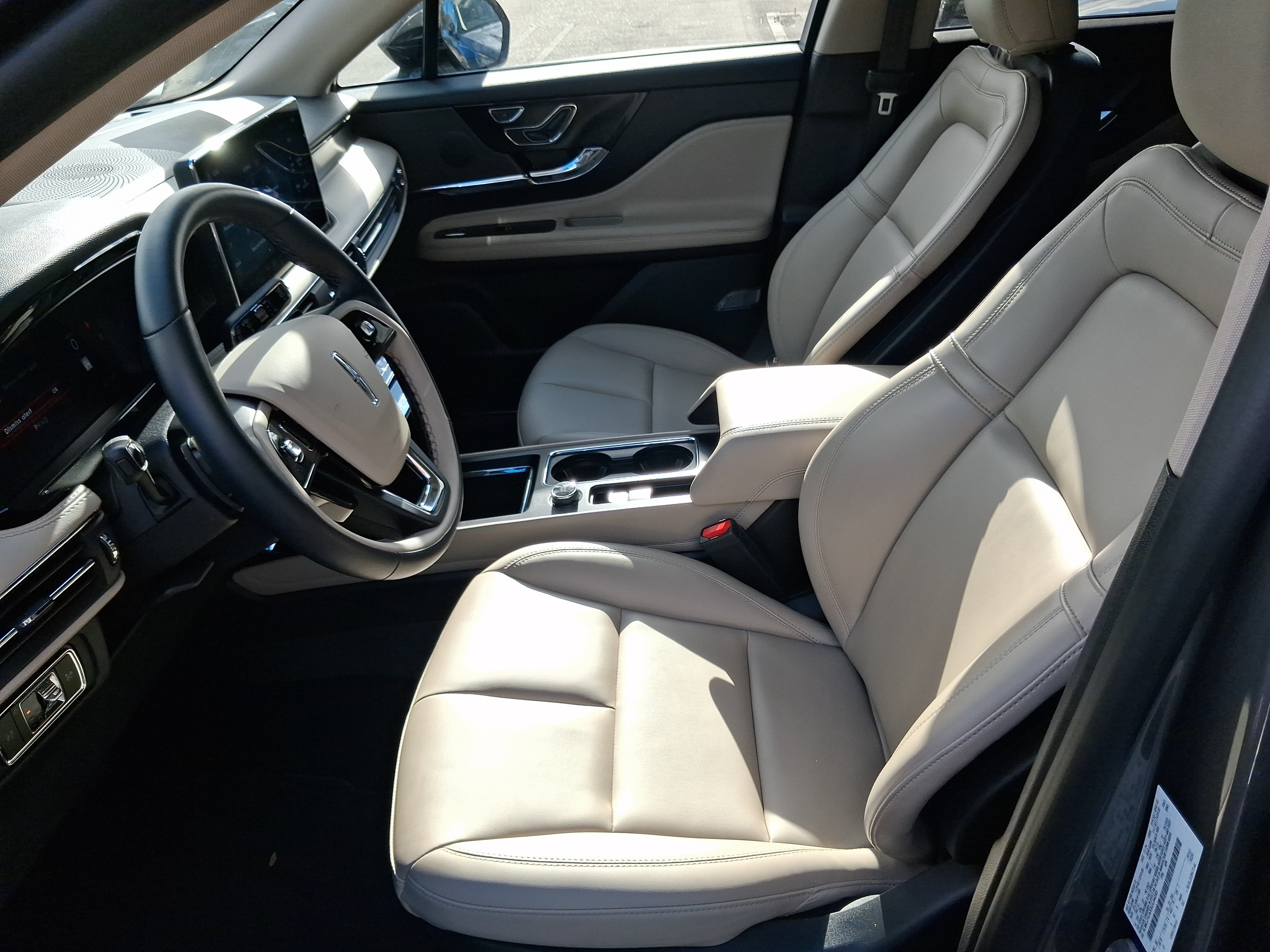 Certified 2025 Lincoln Corsair FWD image 12