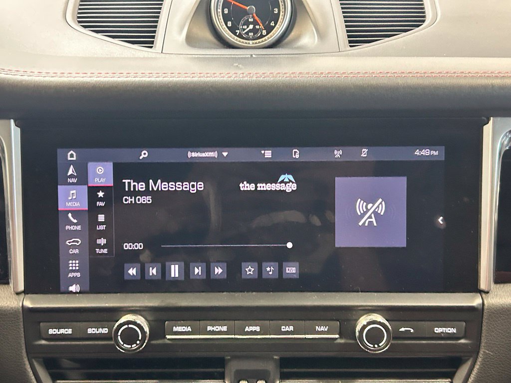 Certified 2021 Porsche Macan AWD/4WD image 16