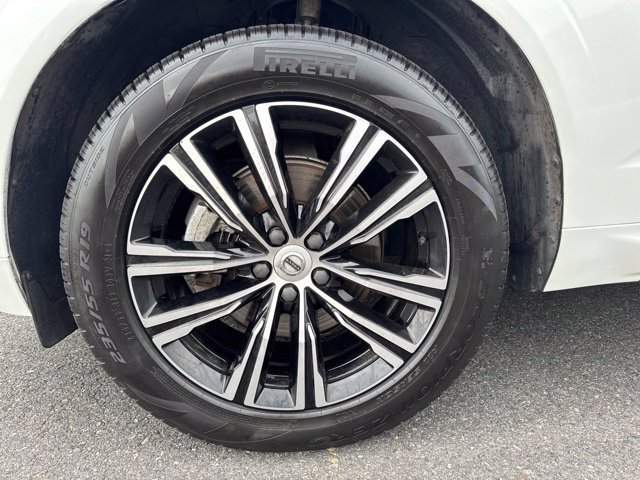 Certified 2022 Volvo XC60 B5 Inscription w/ Advanced Package AWD/4WD image 9