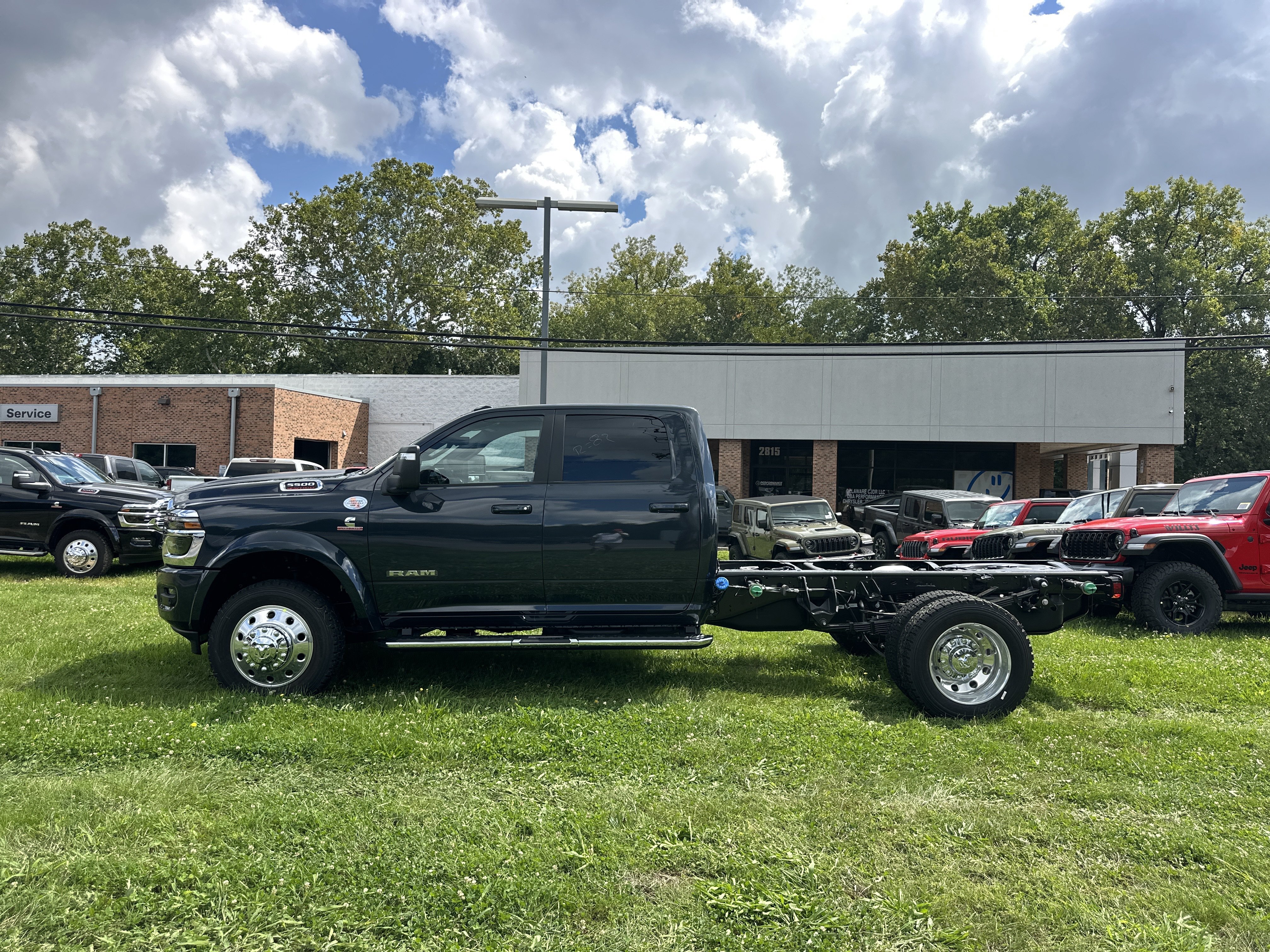 New 2027 RAM 5500 4x4 Crew Cab w/ Laramie Trim Package image 25