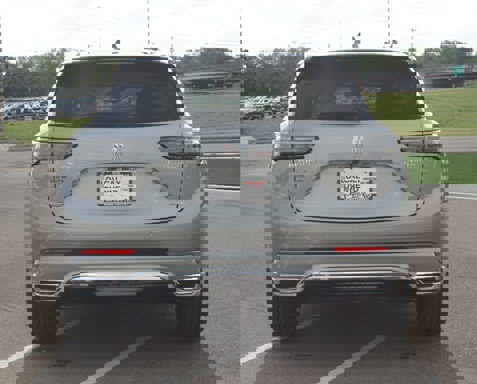 Used 2024 Buick Envision Avenir image 3