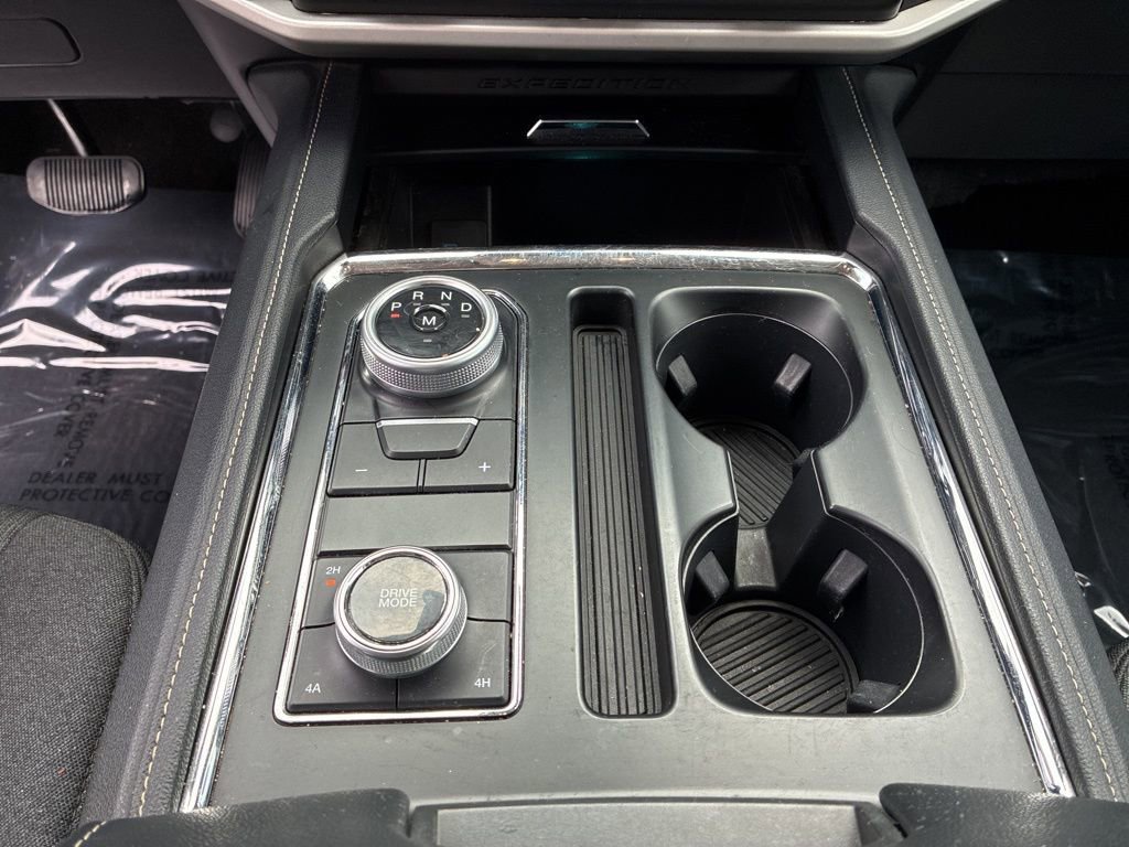 Used 2023 Ford Expedition XLT image 17
