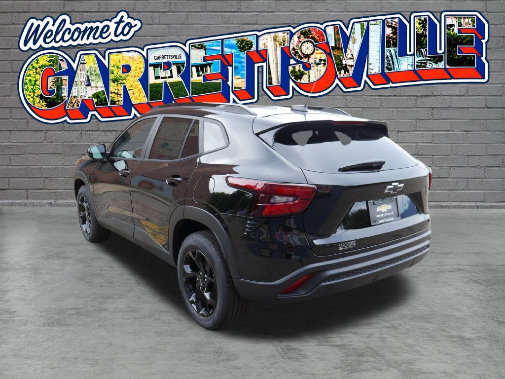 New 2026 Chevrolet Trax LT w/ Midnight Edition FWD image 5