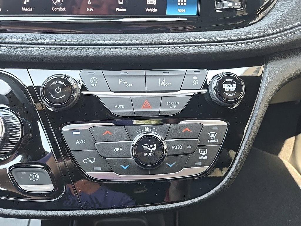 New 2027 Chrysler Pacifica Select w/ Family Tech Group AWD/4WD image 63