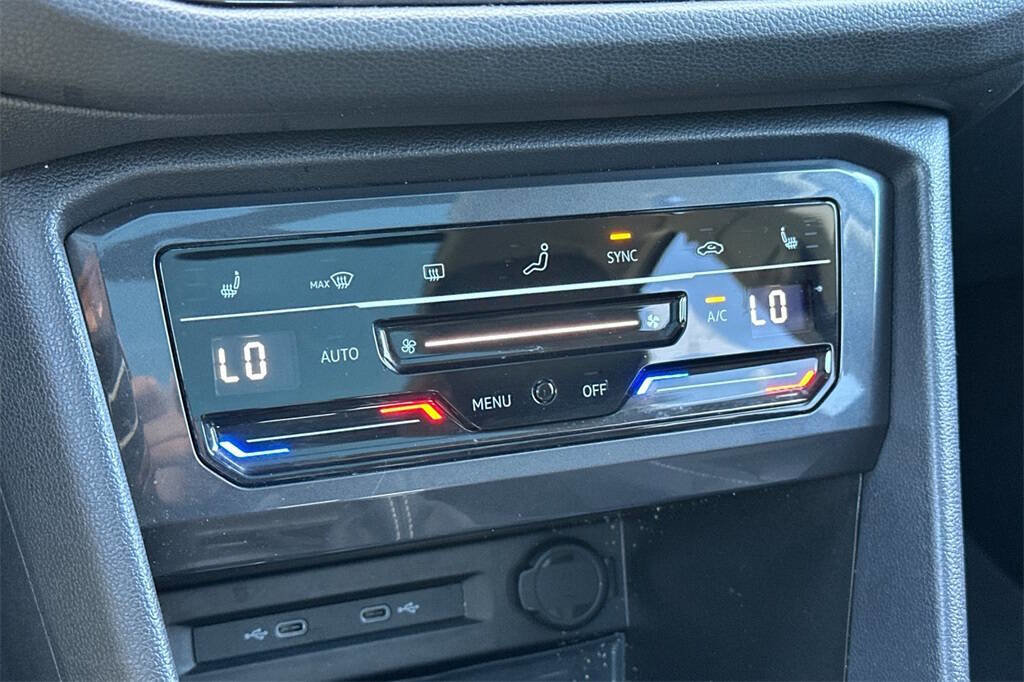 Used 2022 Volkswagen Tiguan SE image 21