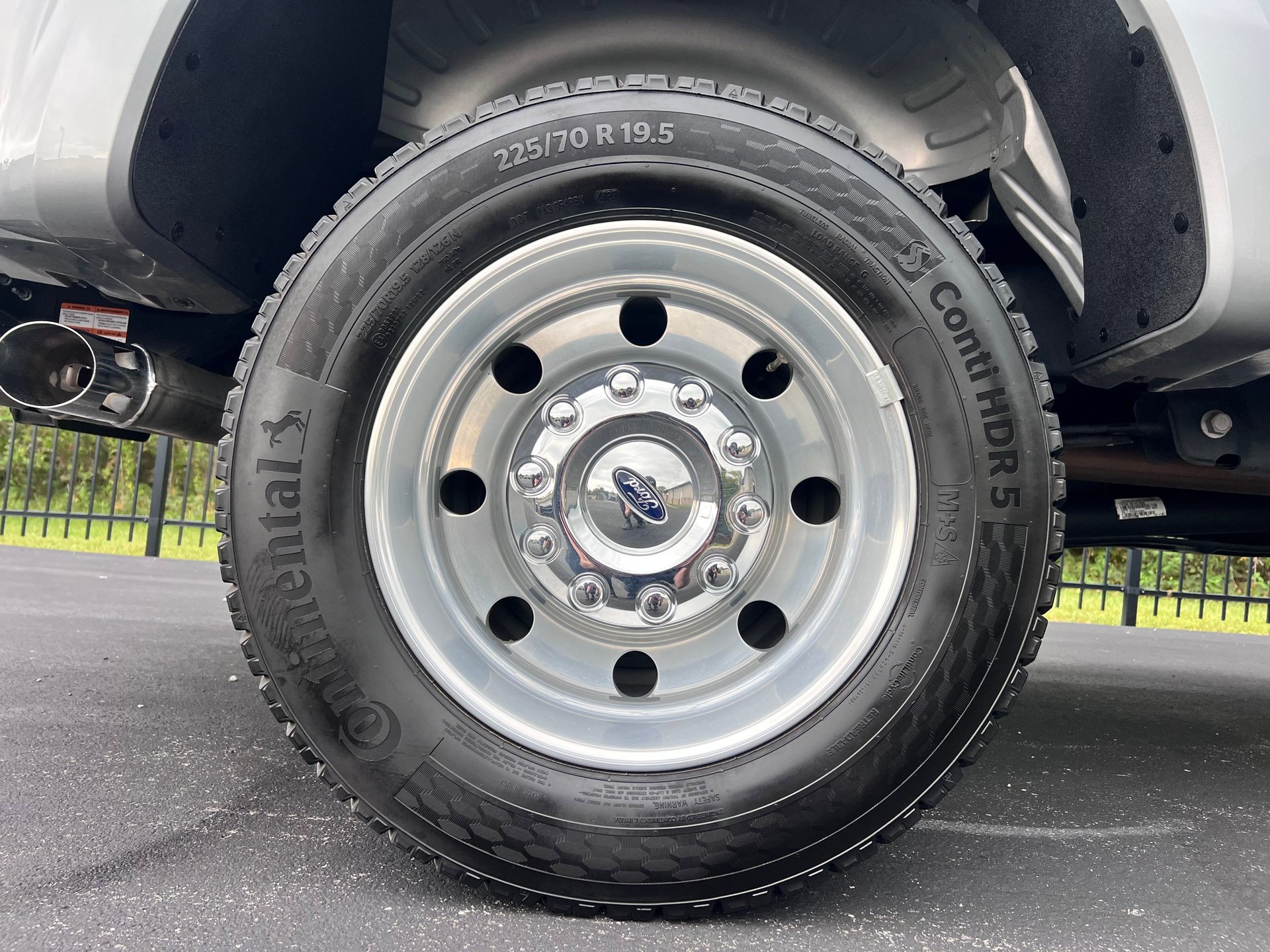 Used 2024 Ford F450 Limited w/ FX4 Off-Road Package AWD/4WD image 10