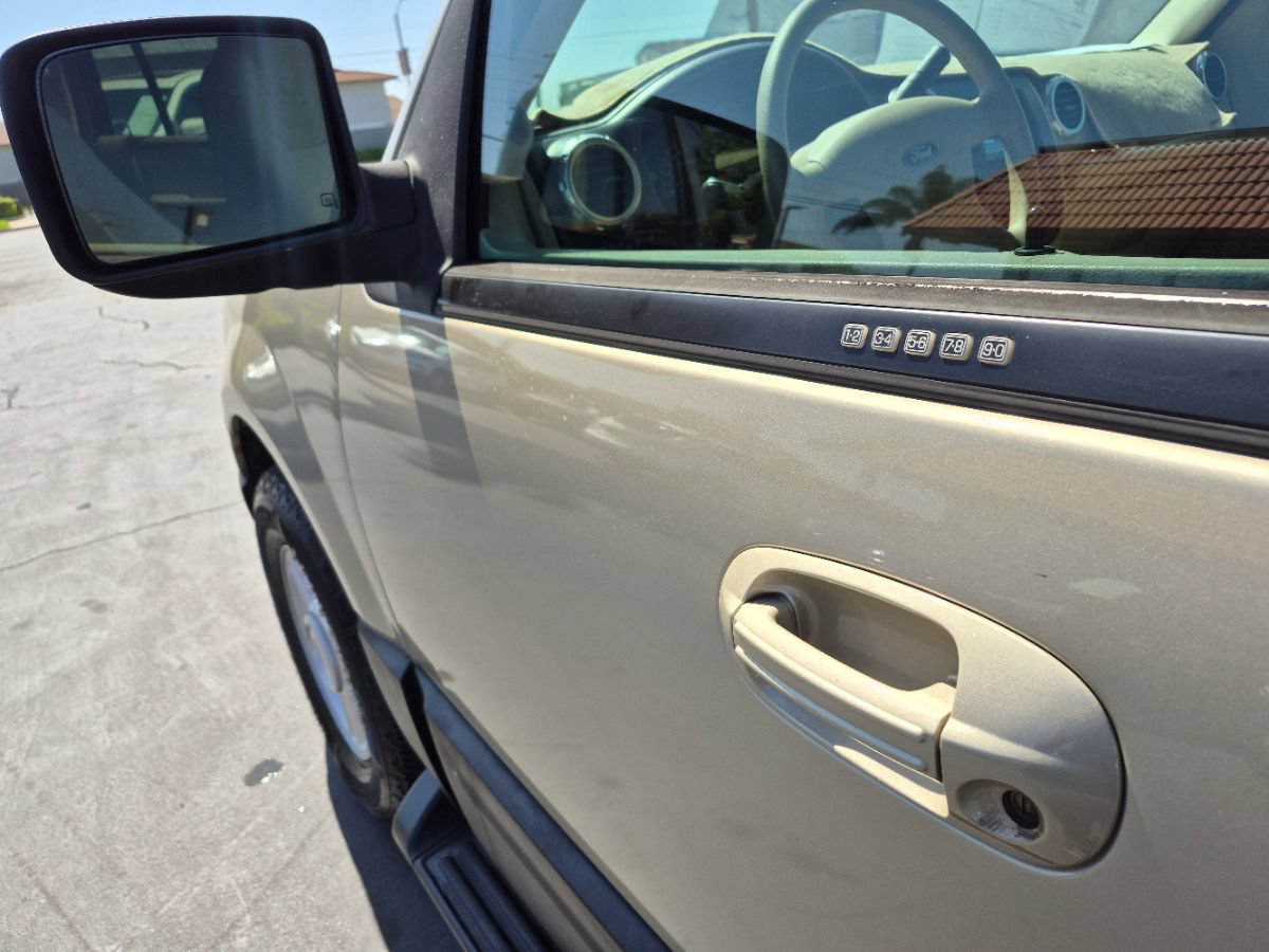 Used 2004 Ford Expedition XLT RWD image 15
