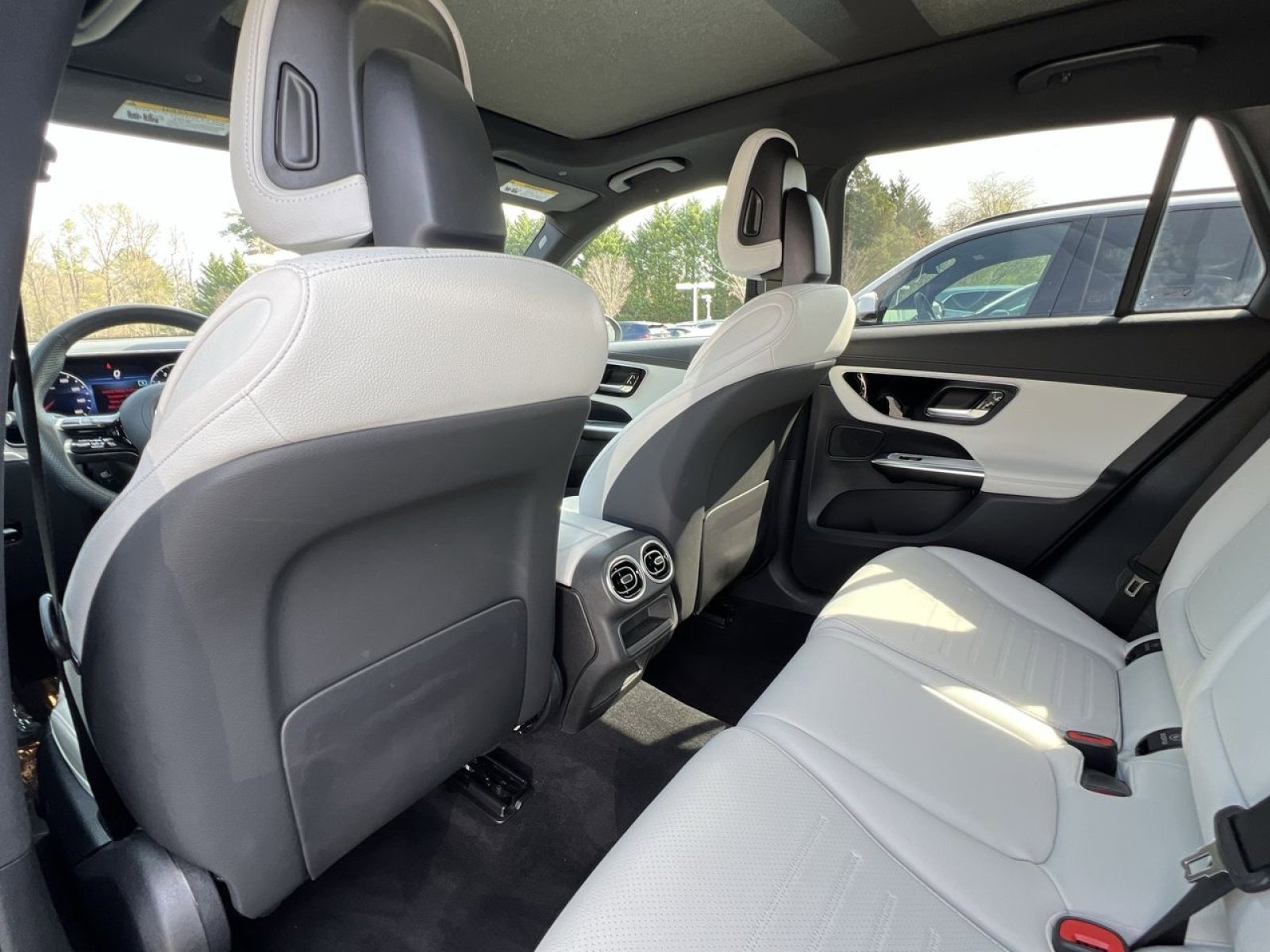 Used 2023 Mercedes-Benz GLC 300 4MATIC image 23