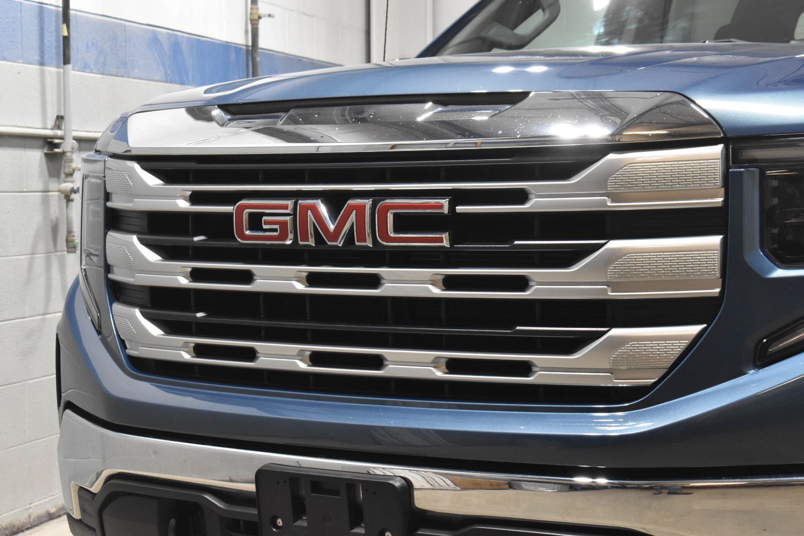 Used 2024 GMC Sierra 1500 SLE w/ Preferred Package AWD/4WD image 30