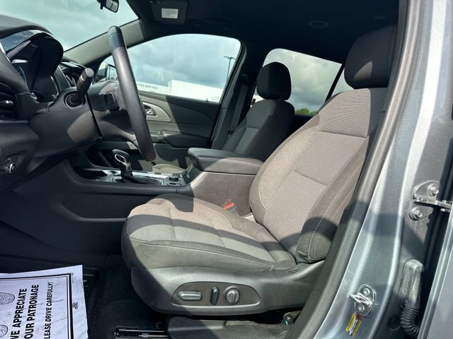 Used 2023 Chevrolet Traverse LT FWD image 13