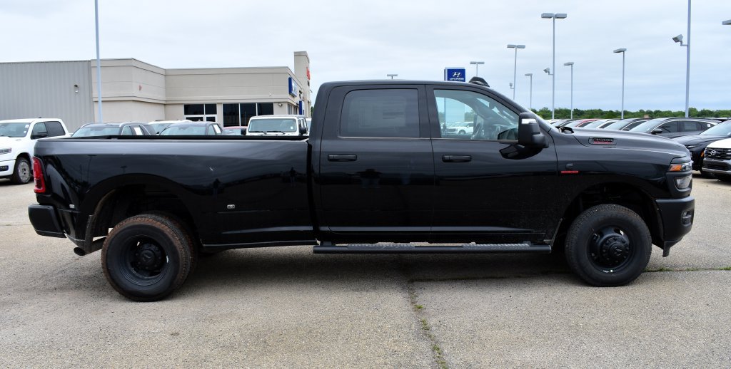 New 2026 RAM 3500 Tradesman AWD/4WD image 2