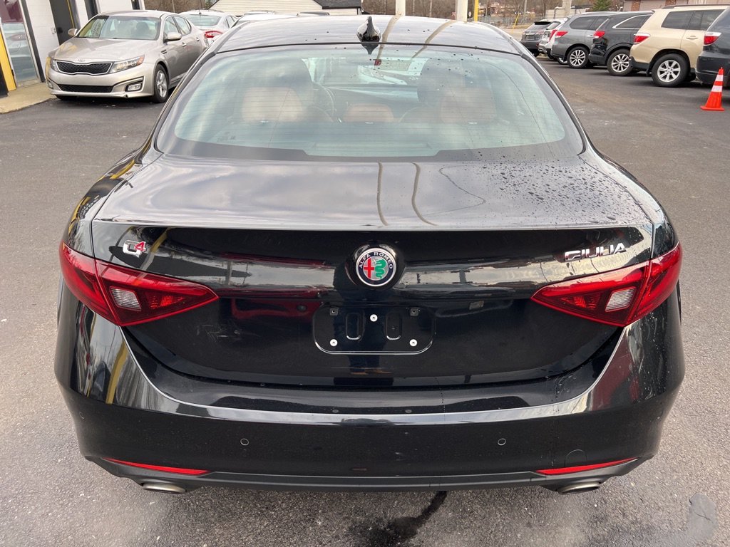 Used 2018 Alfa Romeo Giulia Ti w/ TI Leather Package AWD/4WD image 16