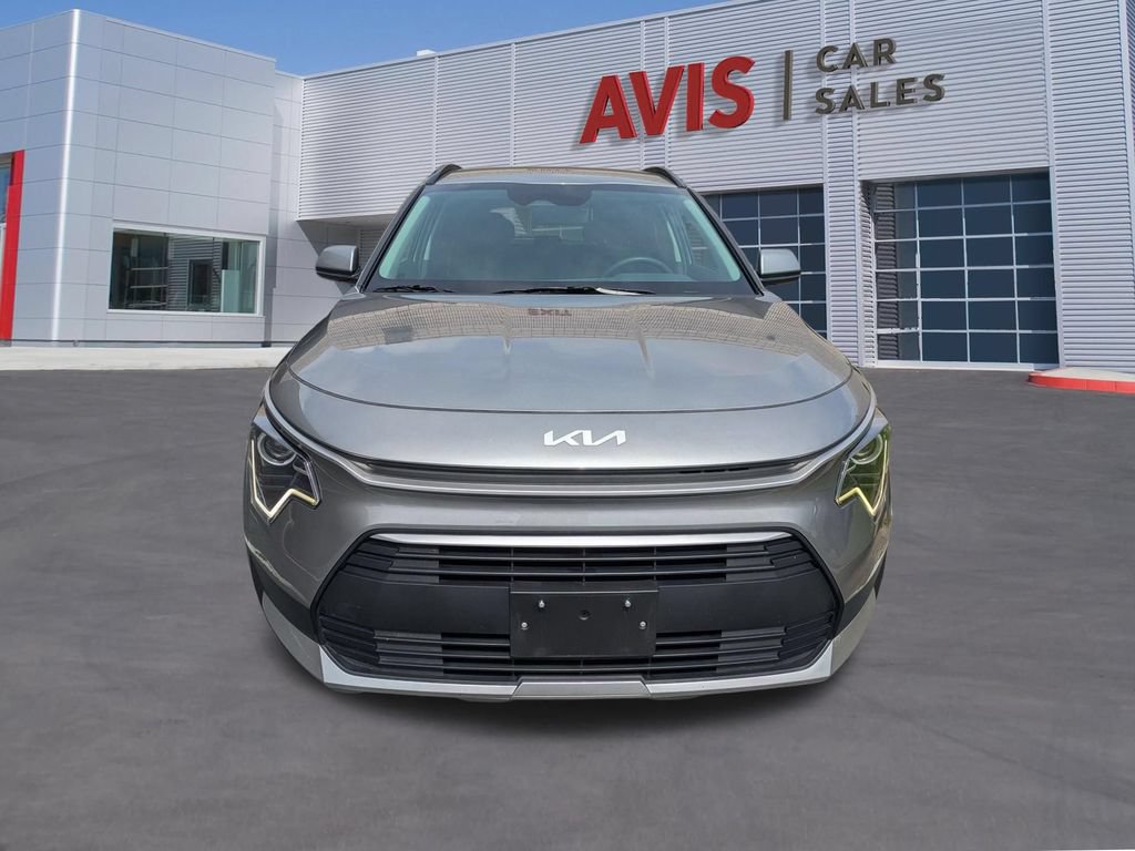 Used 2025 Kia Niro LX FWD image 2