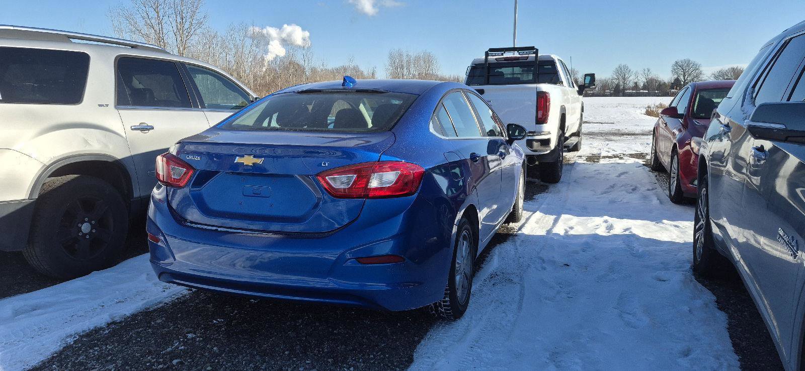Used 2018 Chevrolet Cruze LT image 3