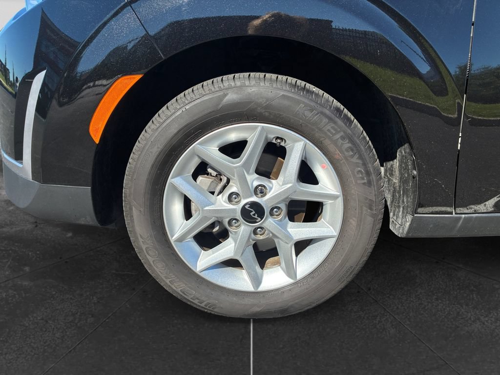 Certified 2025 Kia Soul LX w/ LX Technology Package FWD image 12