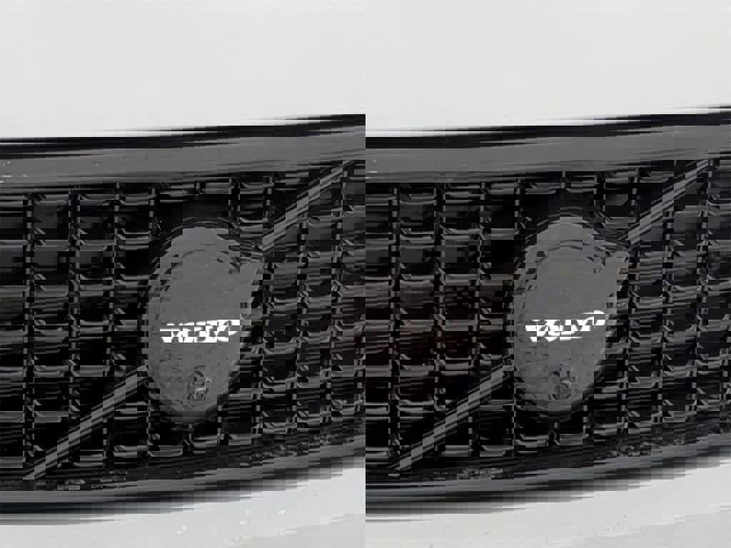 New 2026 Volvo XC40 B5 Ultra w/ Protection Package Premier image 12