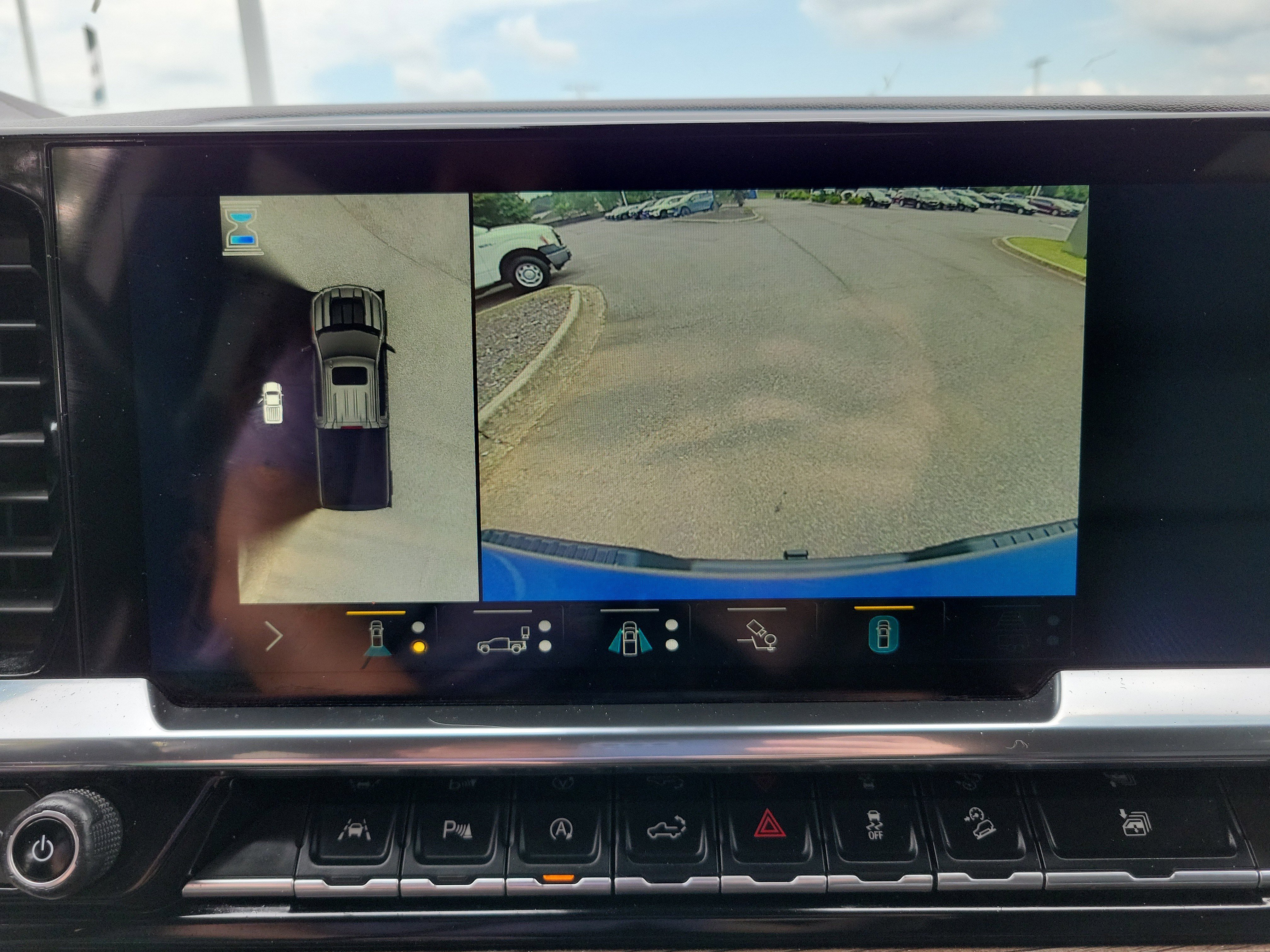 Used 2022 Chevrolet Silverado 1500 LT Trail Boss w/ LT Trail Boss Premium Package image 11