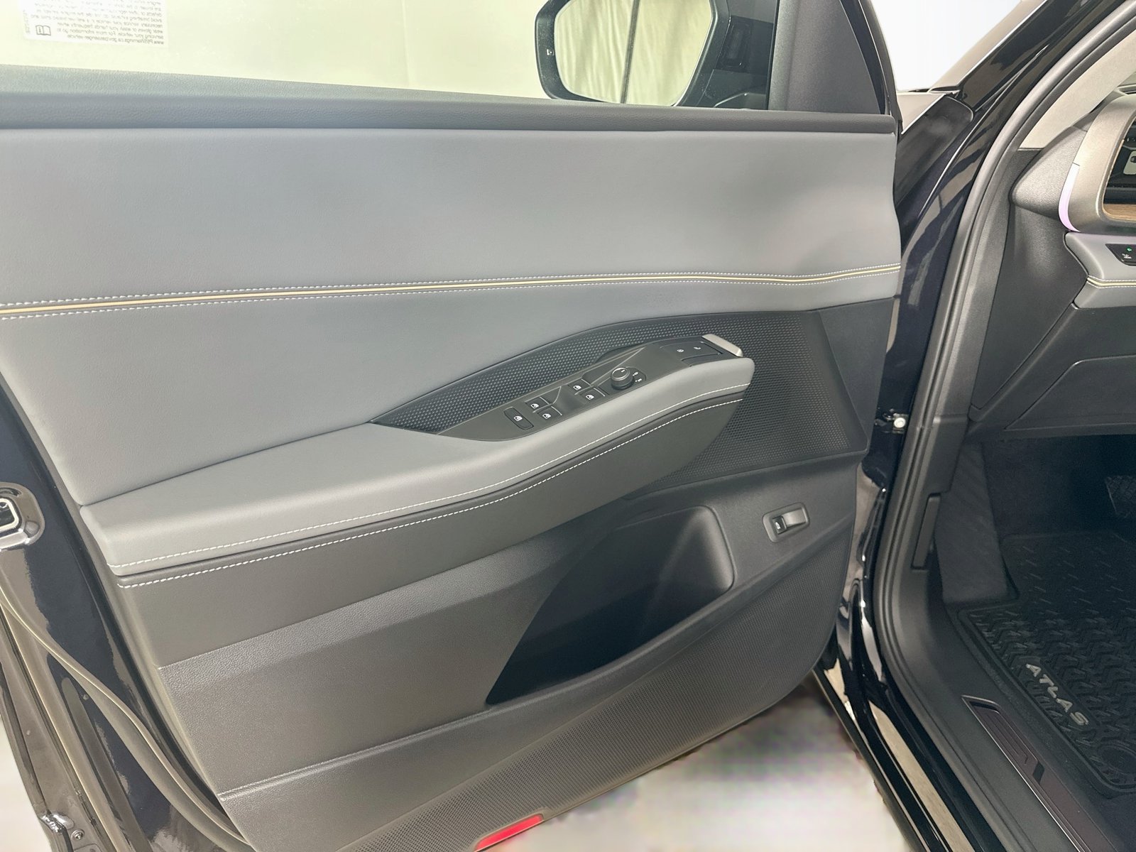 New 2027 Volkswagen Atlas SE AWD/4WD image 16
