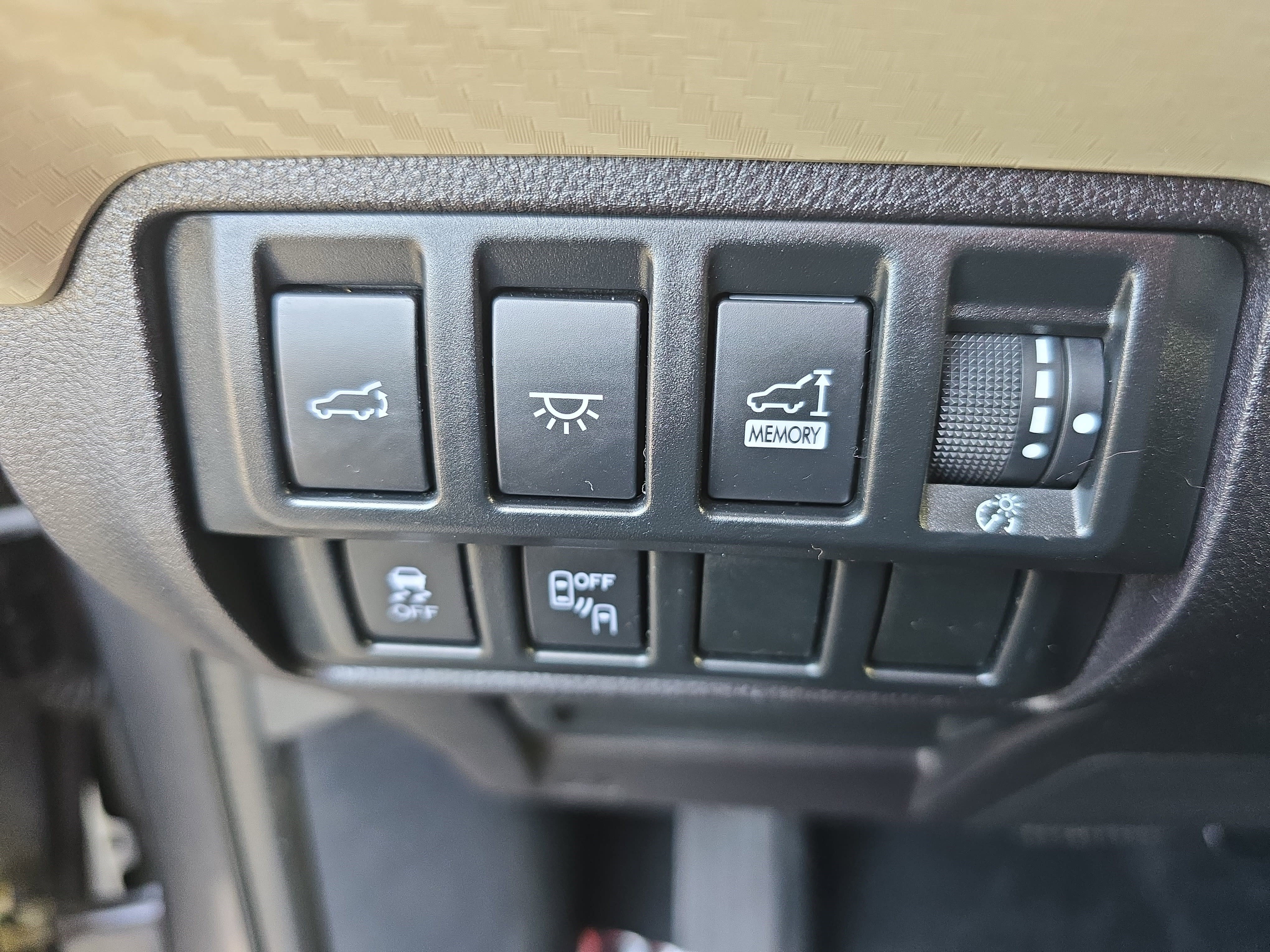 Used 2020 Subaru Ascent Premium w/ Convenience Package image 27