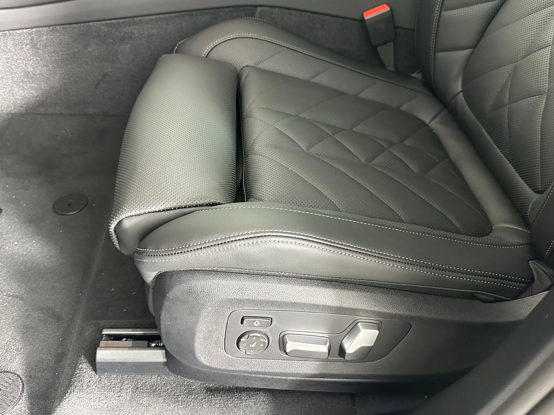 Used 2026 BMW X5 sDrive40i image 11