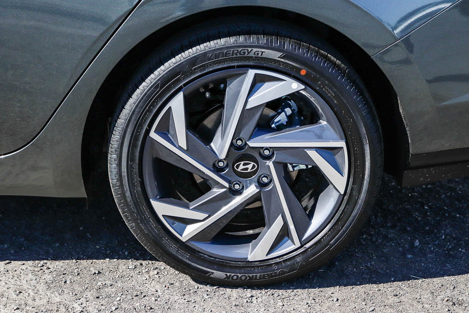 New 2026 Hyundai Elantra Limited FWD image 28